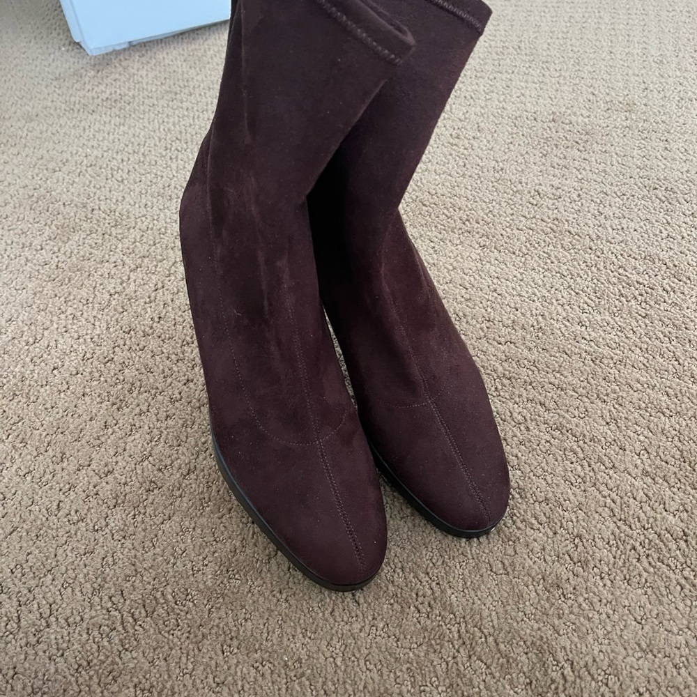 Like new Vaneli brown suede ankle boots - size 9 M - Picture 7 of 8